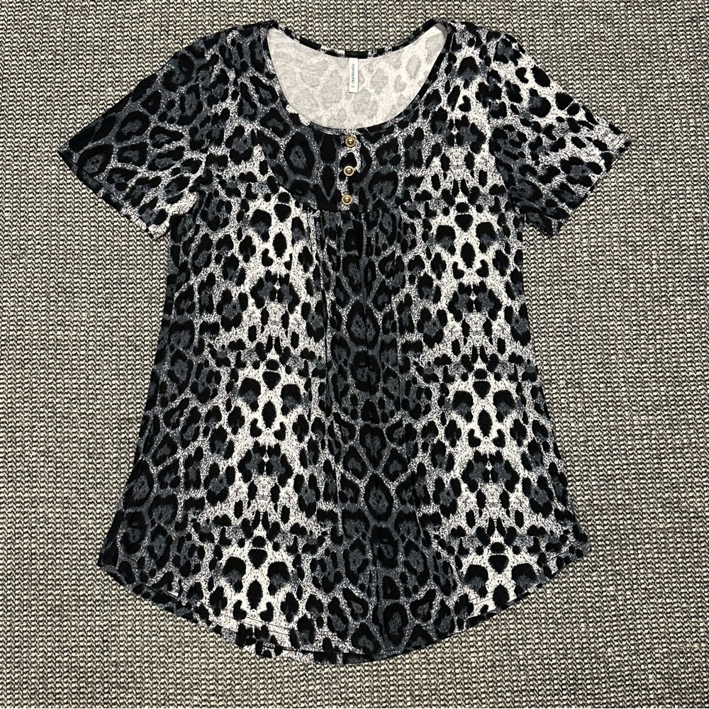 Popyoung Leopard Print Short Sleeve Top - Black & Gray